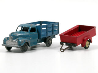 Lot 1500 - DINKY TOYS FRANCE (2)