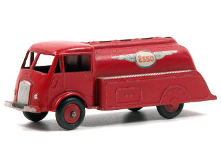 Lot 1494 - DINKY TOYS FRANCE (1)