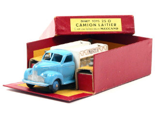 Lot 1484 - DINKY TOYS FRANCE (1)