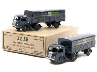 Lot 1512 - DINKY TOYS (FRANCE) (3)