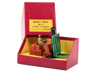 Lot 1517 - DINKY TOYS FRANCE (1)