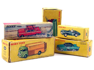 Lot 1301 - DINKY TOYS FRANCE (5)