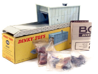 Lot 1446 - DINKY TOYS FRANCE (1)