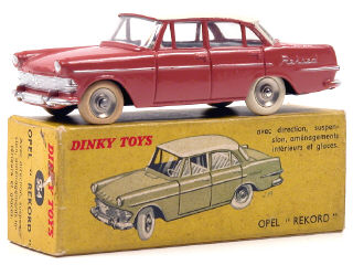 Lot 1429 - DINKY TOYS (FRANCE) (1)