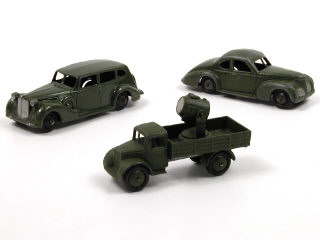 Lot 1121 - DINKY TOYS GB (3)
