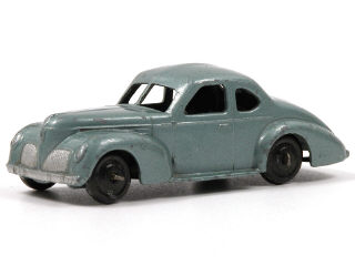Lot 1328 - DINKY TOYS FRANCE (1)