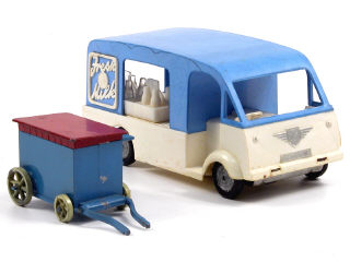 Lot 571 - DIVERS (2)