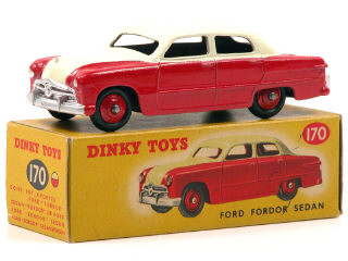 Lot 1072 - DINKY TOYS GB (1)