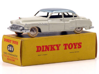Lot 1402 - DINKY TOYS FRANCE (1)