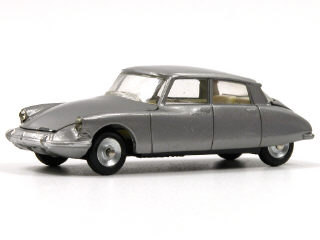 Lot 1437 - DINKY TOYS FRANCE (1)
