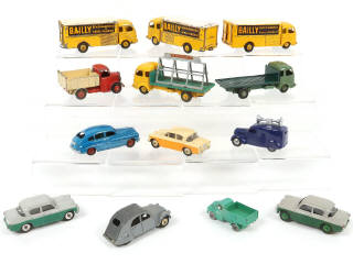 Lot 247 - DINKY TOYS (13)