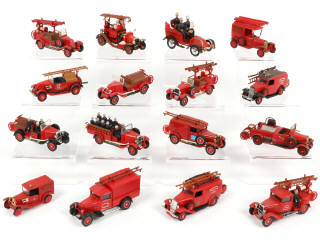 Lot 189 - DIVERS (16)