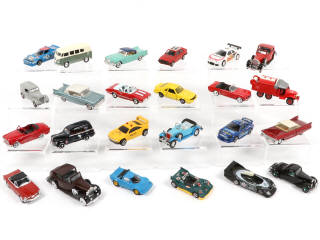 Lot 129 - DIVERS (24)