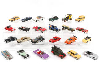 Lot 130 - DIVERS (24)