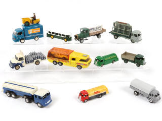 Lot 74 - DIVERS (11)
