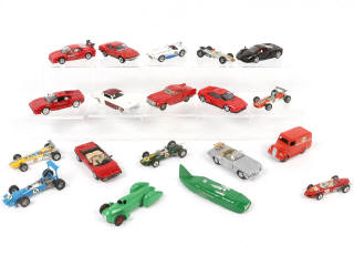 Lot 76 - DIVERS (19)
