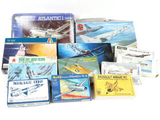 Lot 43 - DIVERS (12)