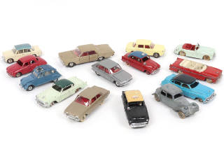Lot 286 - DINKY TOYS (FRANCE) (14)
