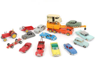 Lot 251 - DINKY TOYS (15)