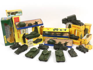 Lot 241 - DINKY TOYS (17)