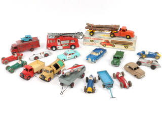 Lot 272 - DINKY TOYS (20)