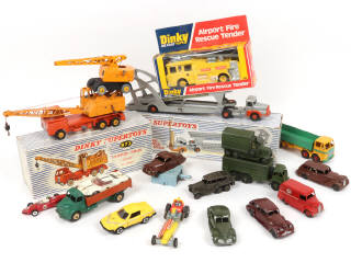 Lot 264 - DINKY TOYS (18)