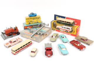 Lot 250 - DINKY TOYS (15)