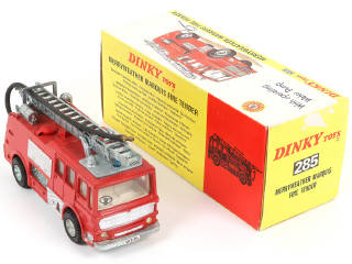 Lot 271 - DINKY TOYS (GB) (1)
