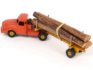 Lot 252 - DINKY TOYS (FRANCE) (1)