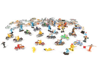Lot 10 - DIVERS (50)