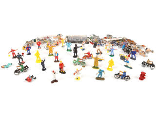 Lot 11 - DIVERS (50)