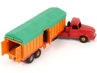 Lot 231 - DINKY TOYS (FRANCE) (1)