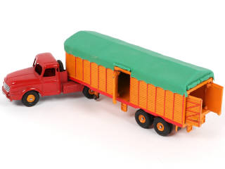 Lot 231 - DINKY TOYS (FRANCE) (1)