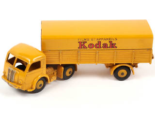 Lot 230 - DINKY TOYS (FRANCE) (1)