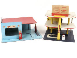 Lot 23 - DIVERS (2)