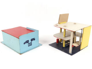 Lot 23 - DIVERS (2)
