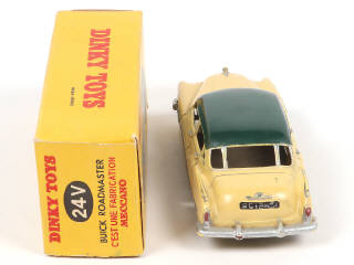 Lot 228 - DINKY TOYS (FRANCE) (1)