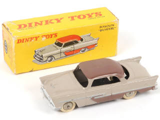 Lot 223 - DINKY TOYS (FRANCE) (1)