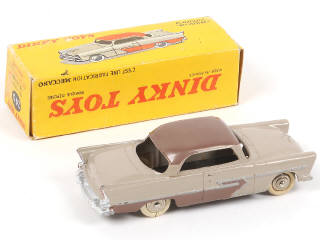 Lot 223 - DINKY TOYS (FRANCE) (1)