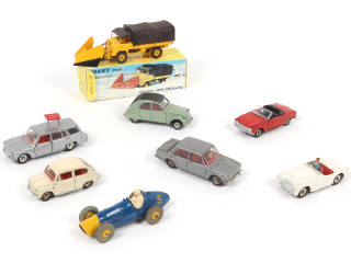 Lot 266 - DINKY TOYS (FRANCE) (8)