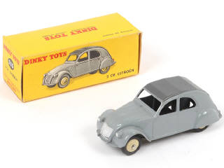 Lot 227 - DINKY TOYS (FRANCE) (1)