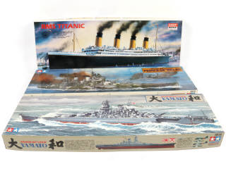 Lot 45 - DIVERS (3)