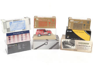 Lot 87 - DIVERS (9)