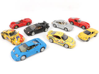 Lot 27 - DIVERS (8)