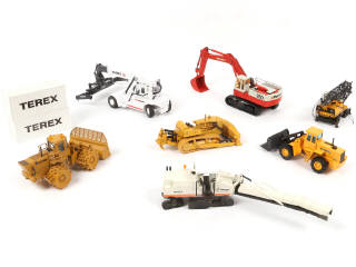 Lot 77 - DIVERS (7)