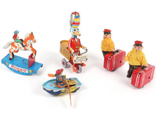 Lot 126 - DIVERS (5)