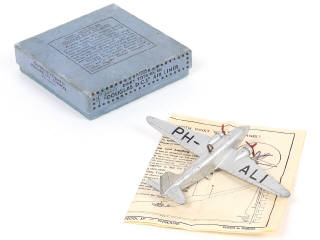 Lot 303 - DINKY TOYS (GB) (1)