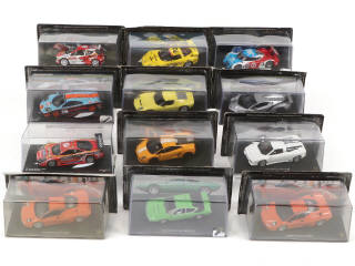 Lot 117 - DIVERS (12)