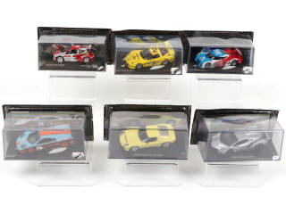 Lot 117 - DIVERS (12)
