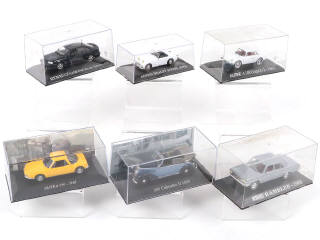 Lot 105 - DIVERS (12)